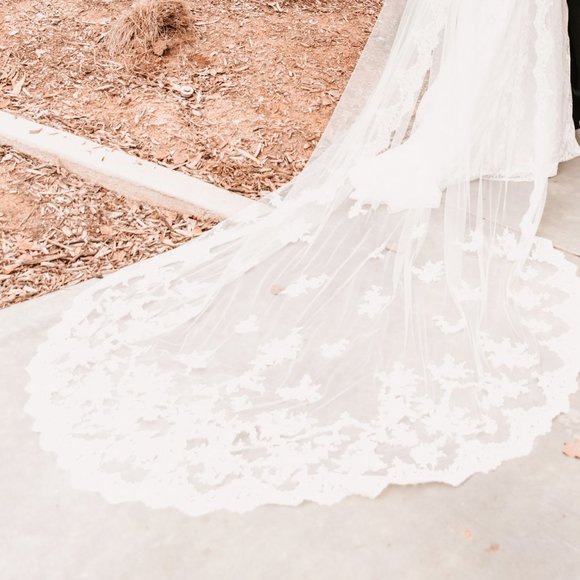 Lace Wedding Veil main image 4